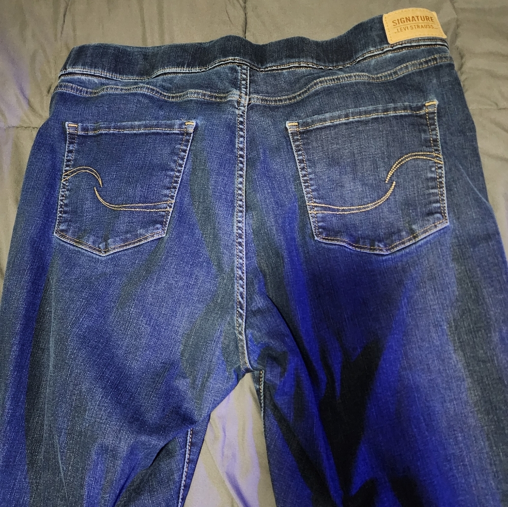 Signature Levi Super Skinny
